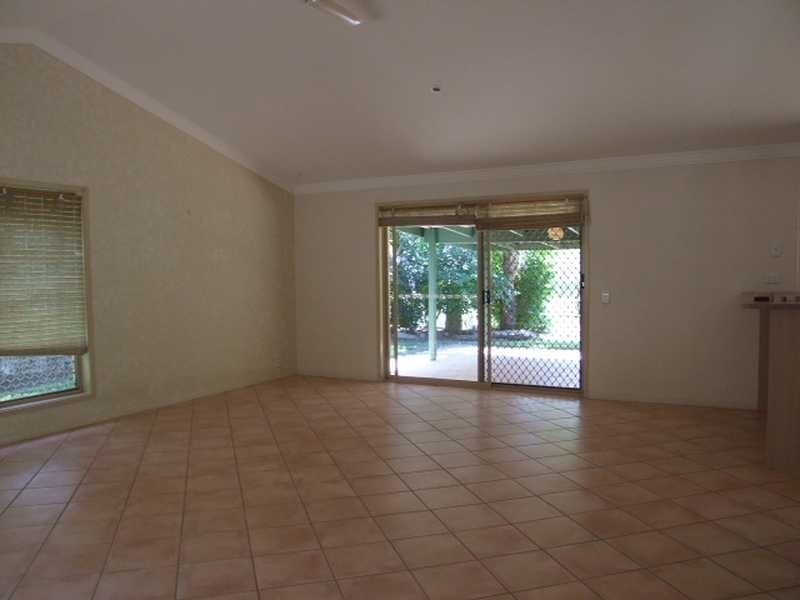 2 Birdlife Court, Nerang QLD 4211