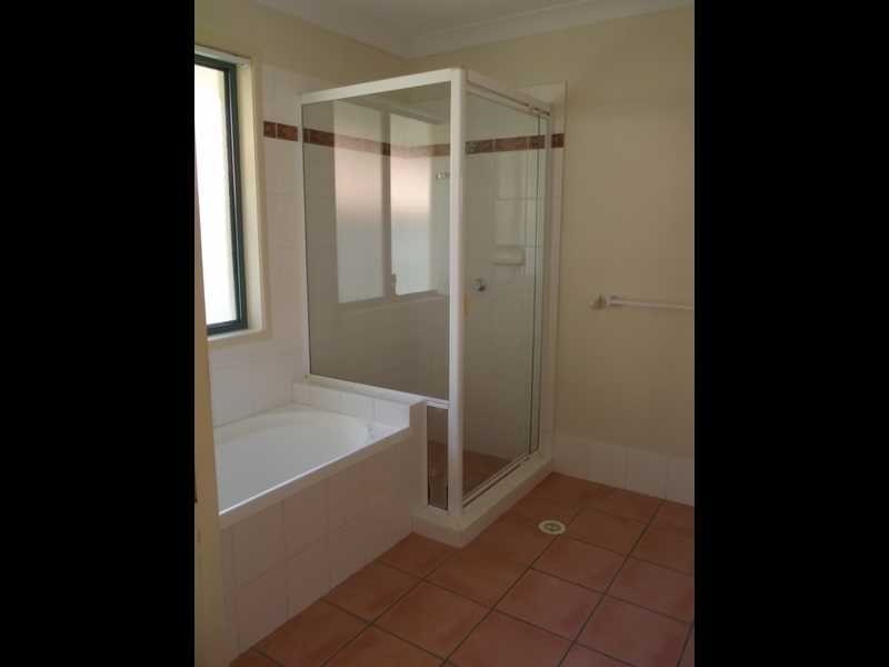 9 Hertford Cr, Mudgeeraba QLD 4213