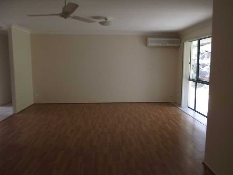 9 Hertford Cr, Mudgeeraba QLD 4213