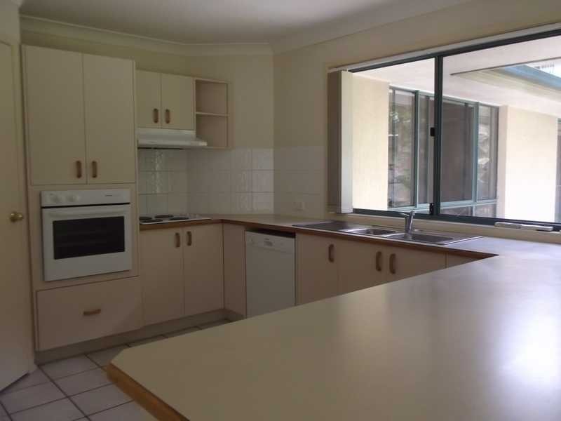 9 Hertford Cr, Mudgeeraba QLD 4213