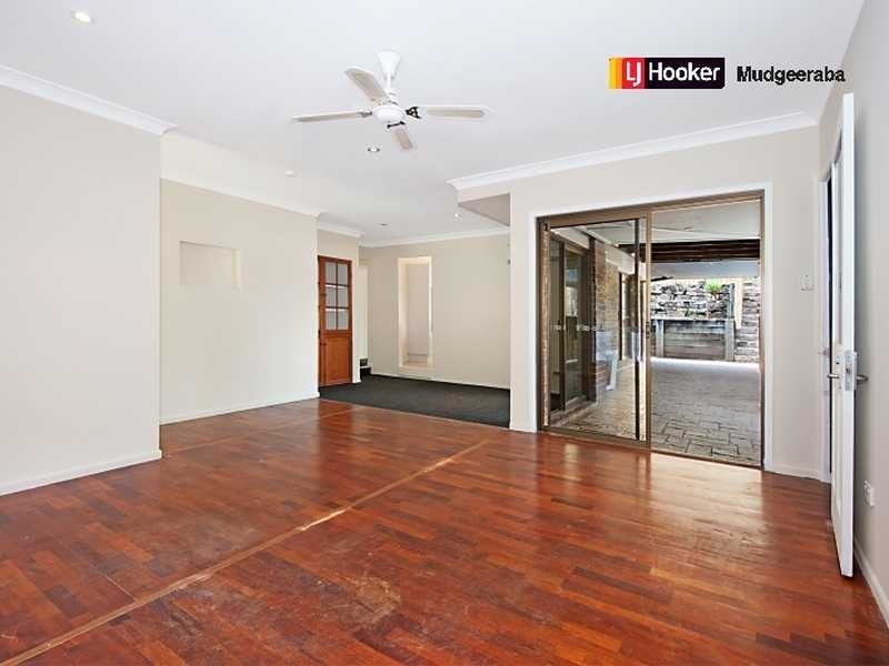 17 Esperance Close, Elanora QLD 4221