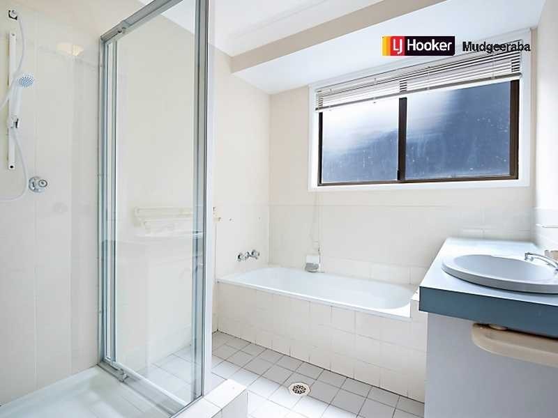 17 Esperance Close, Elanora QLD 4221