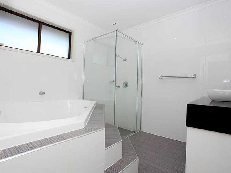 5 Princess Place, Tallai QLD 4213