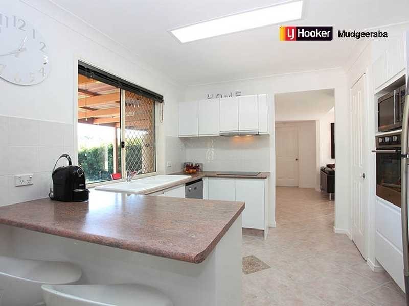 4 Dewar Court, Highland Park QLD 4211