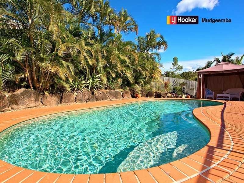 4 Dewar Court, Highland Park QLD 4211