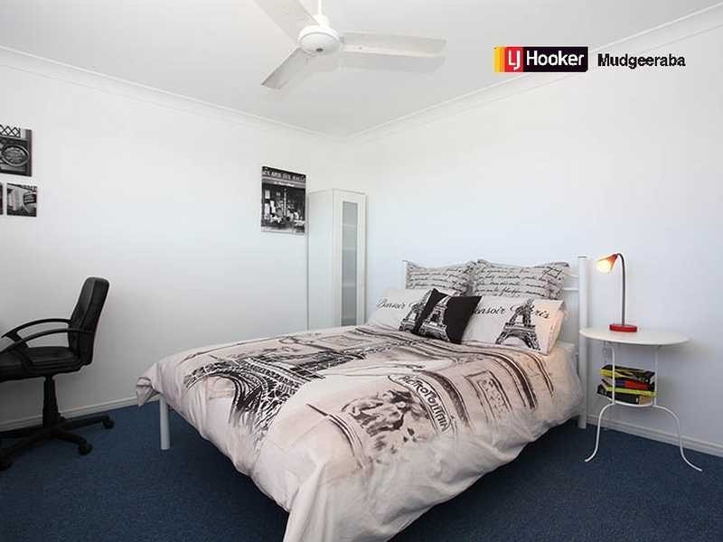 4 Dewar Court, Highland Park QLD 4211