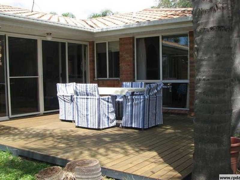 10 Dearne Place, Carrara QLD 4211