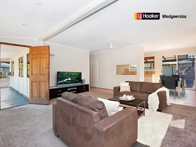 20 Hocking Street, Arundel QLD 4214