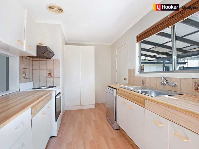 20 Hocking Street, Arundel QLD 4214