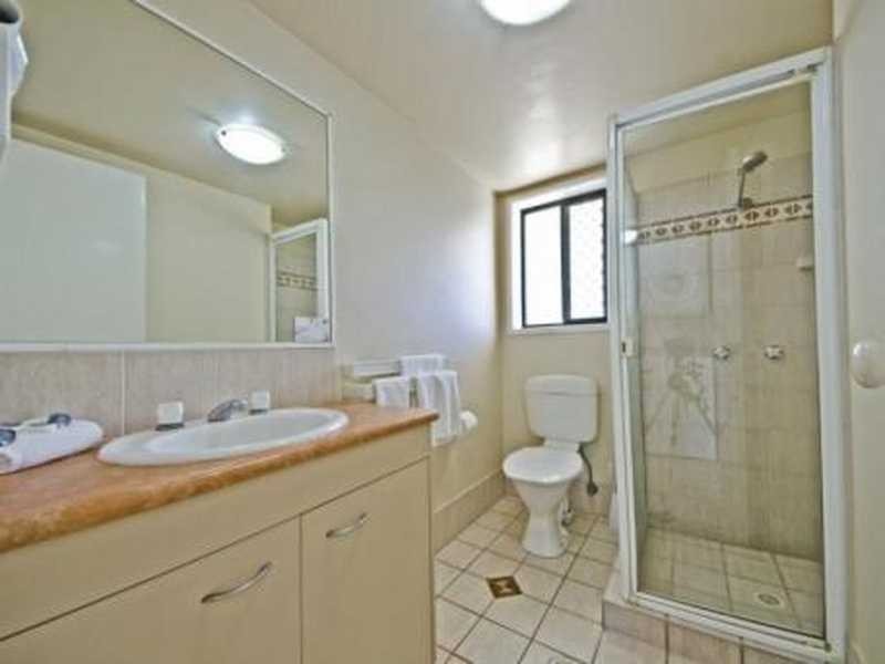 9 Margaret Avenue, Broadbeach QLD 4218