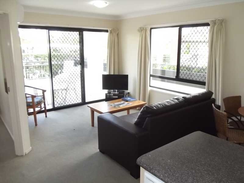 9 Margaret Avenue, Broadbeach QLD 4218