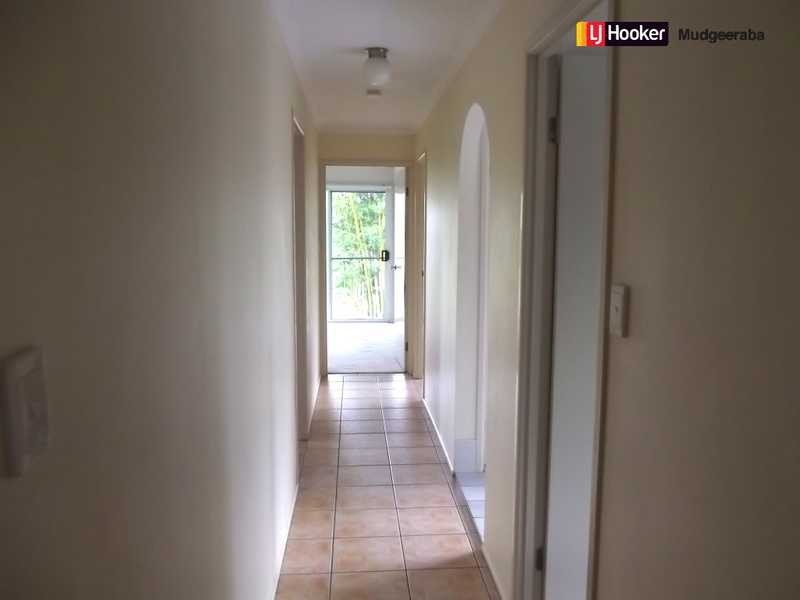 10 Dearne Place, Carrara QLD 4211