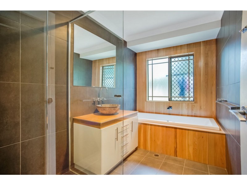 1/8 Foxtail Court, Tallai QLD 4213