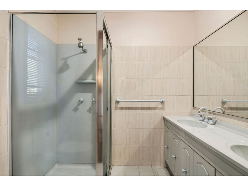 1 Duke Court, Tallai QLD 4213