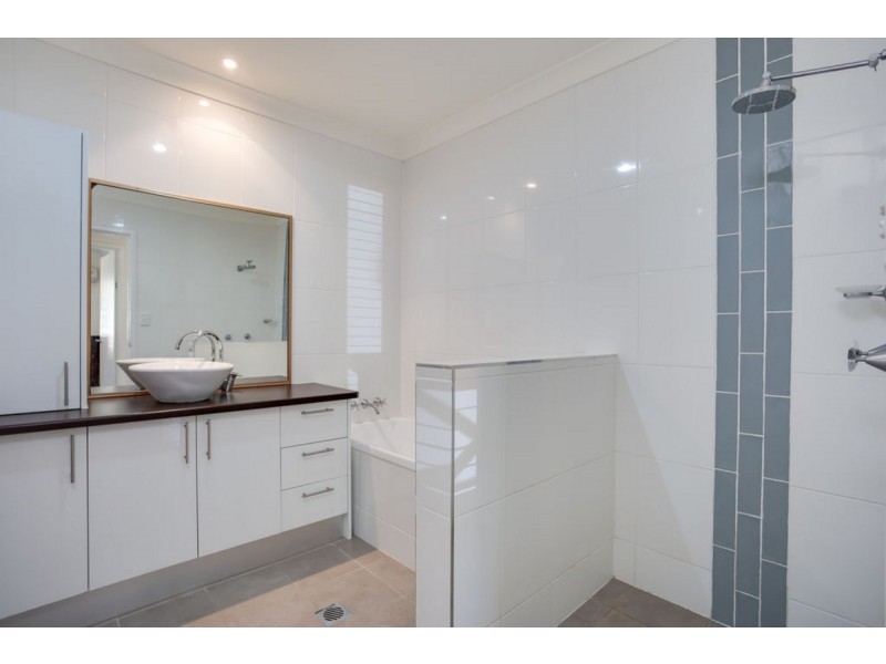 34 Regency Place, Mudgeeraba QLD 4213
