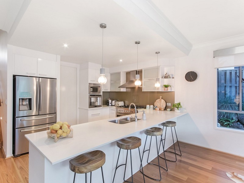 8 Wilcox Close, Reedy Creek QLD 4227