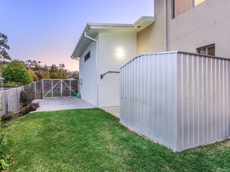 8 Wilcox Close, Reedy Creek QLD 4227