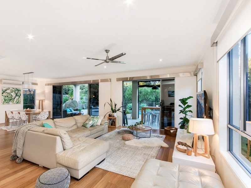 8 Wilcox Close, Reedy Creek QLD 4227