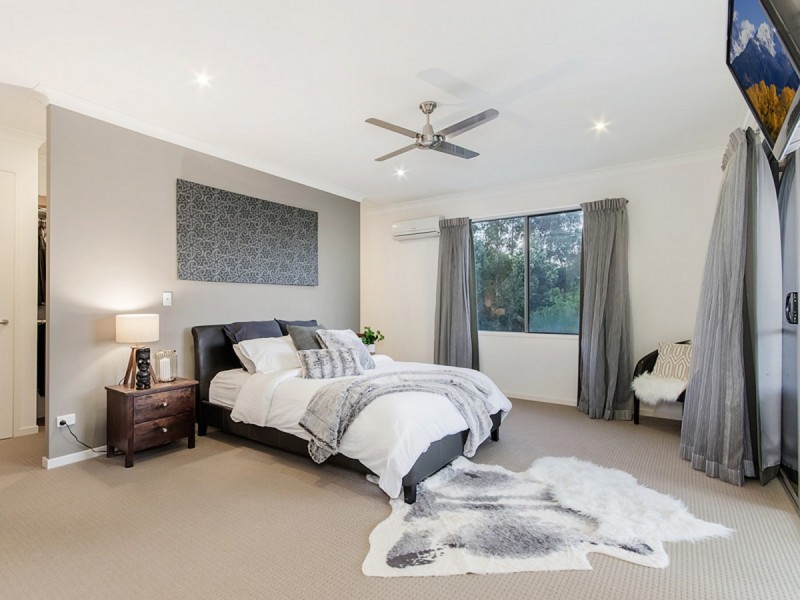 8 Wilcox Close, Reedy Creek QLD 4227