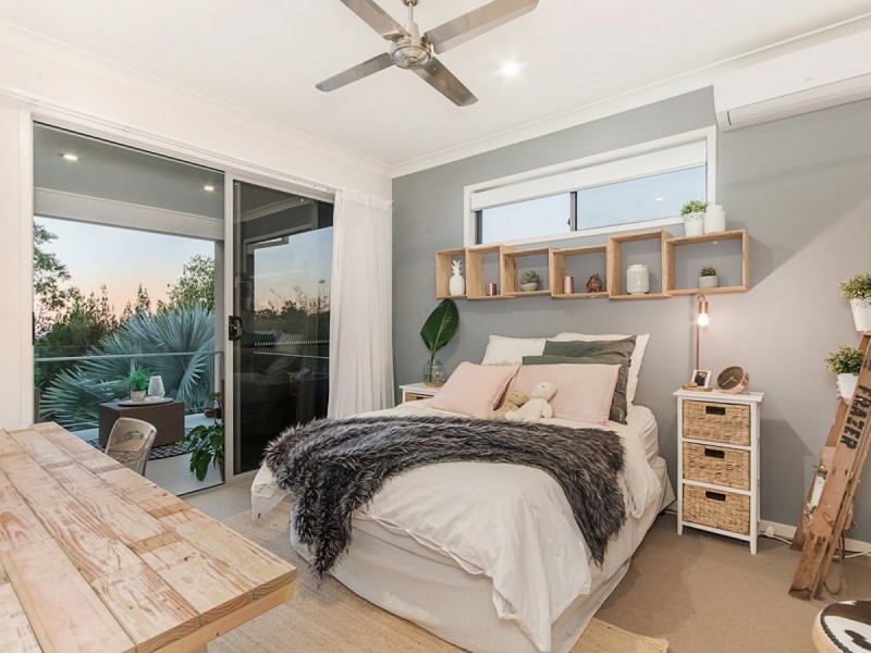 8 Wilcox Close, Reedy Creek QLD 4227