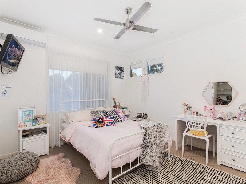 8 Wilcox Close, Reedy Creek QLD 4227