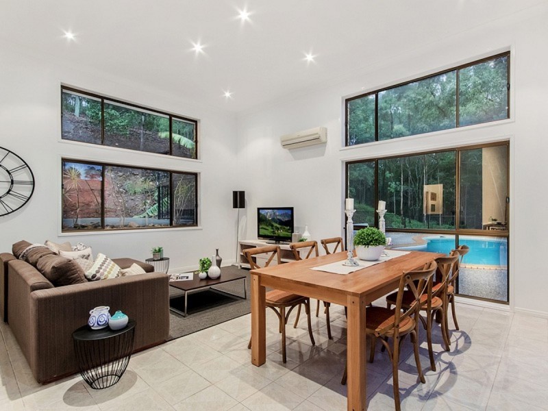 6 Akama Court, Mudgeeraba QLD 4213