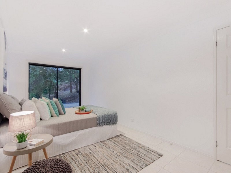 6 Akama Court, Mudgeeraba QLD 4213