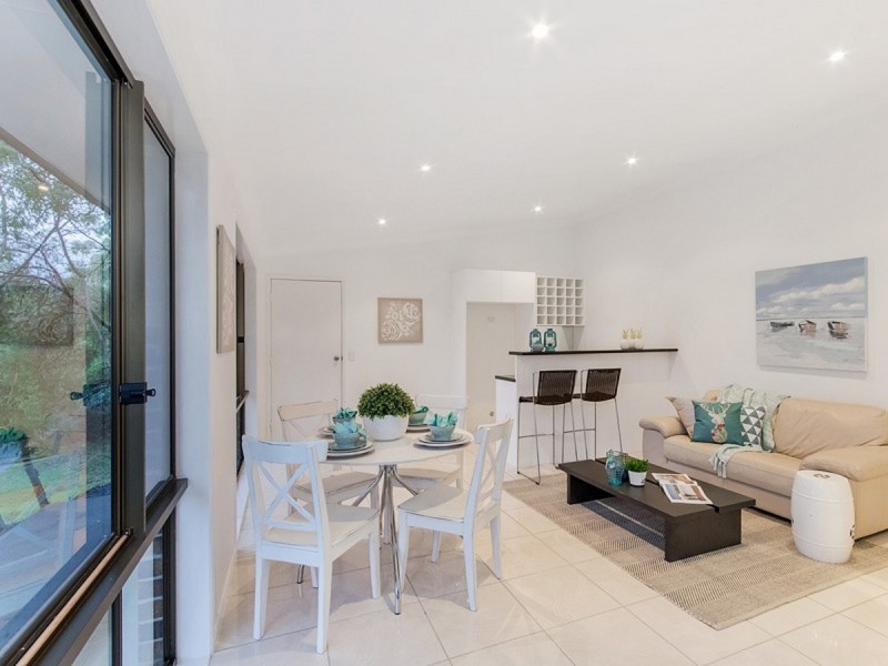 6 Akama Court, Mudgeeraba QLD 4213