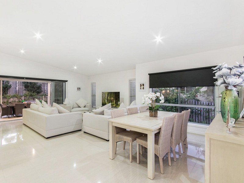 5 Wilcox Close, Reedy Creek QLD 4227