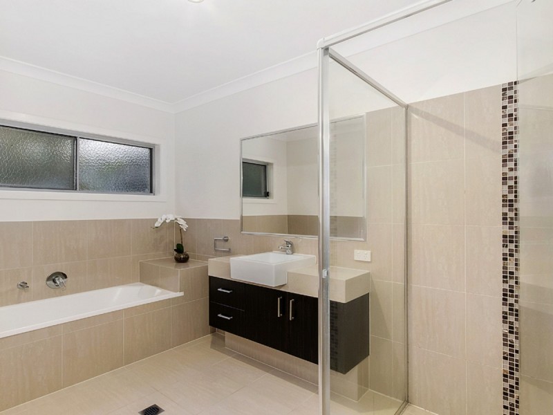 5 Wilcox Close, Reedy Creek QLD 4227