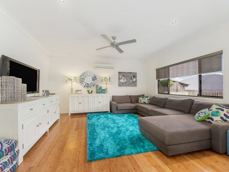 18 Willow Tree Drive, Reedy Creek QLD 4227