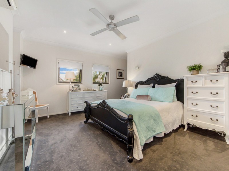 18 Willow Tree Drive, Reedy Creek QLD 4227
