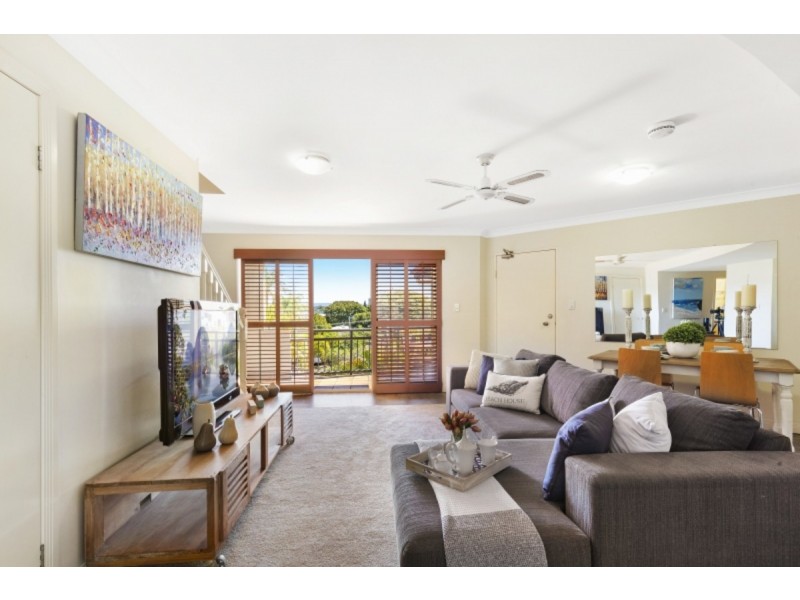 11/31-33 Mawarra Street, Chevron Island QLD 4217