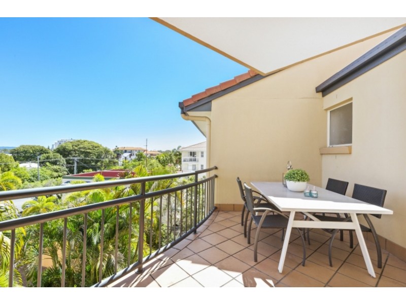 11/31-33 Mawarra Street, Chevron Island QLD 4217