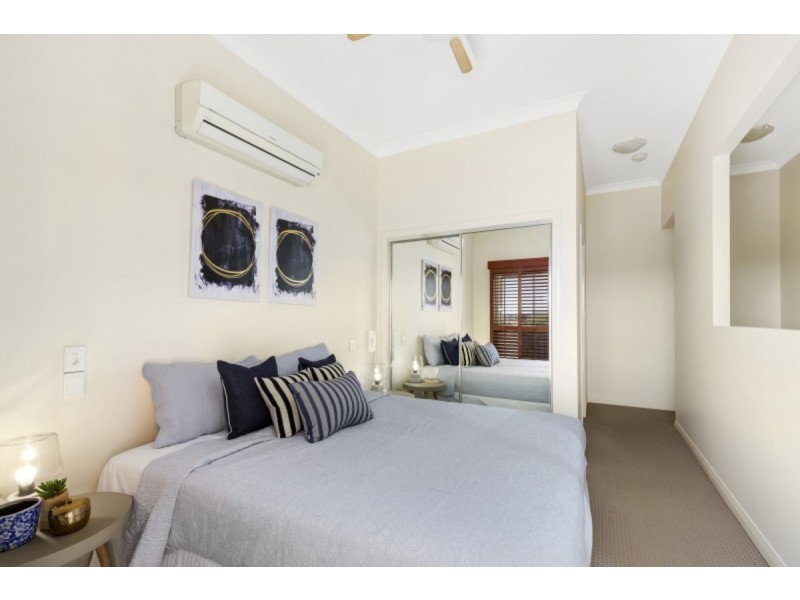 11/31-33 Mawarra Street, Chevron Island QLD 4217