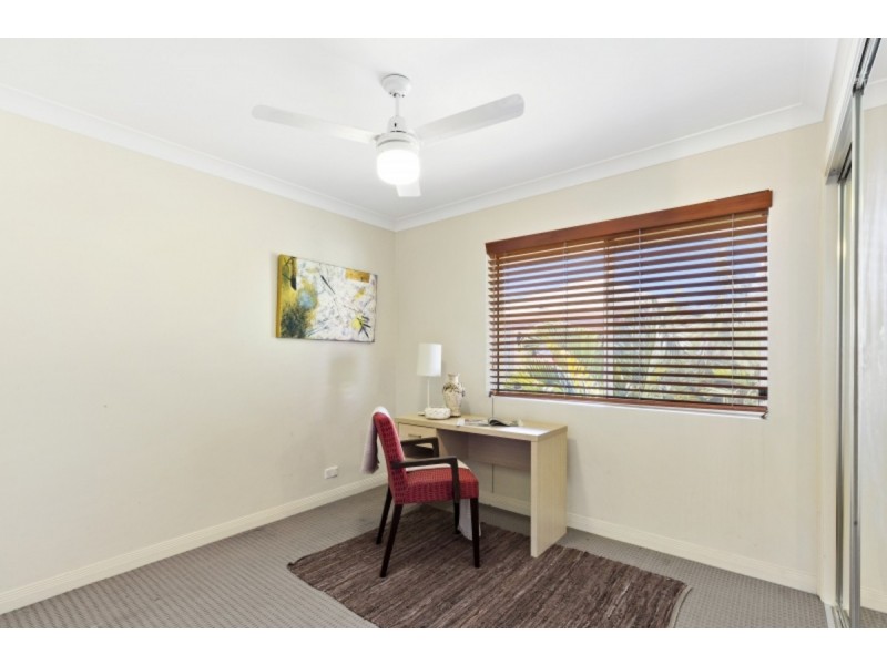 11/31-33 Mawarra Street, Chevron Island QLD 4217