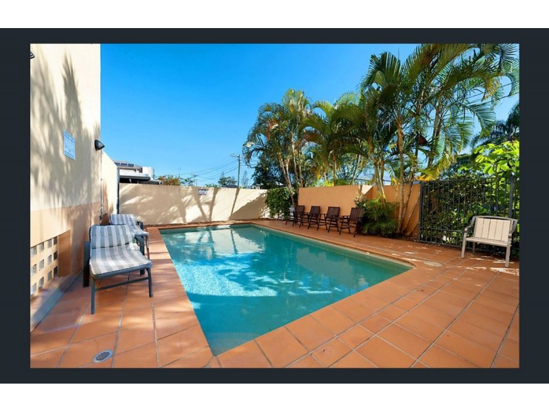 11/31-33 Mawarra Street, Chevron Island QLD 4217