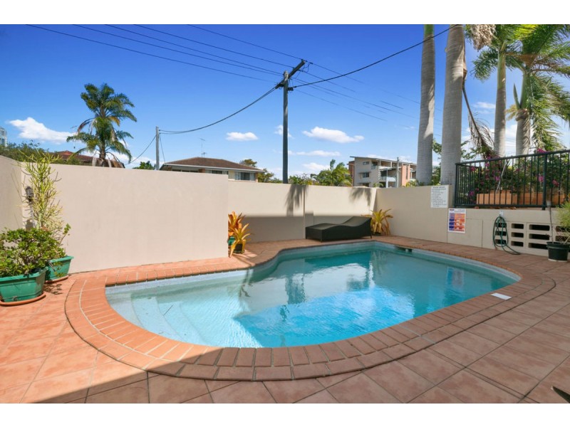 2/13-15 Illawong Street, Chevron Island QLD 4217