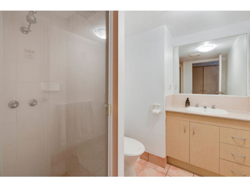 2/13-15 Illawong Street, Chevron Island QLD 4217