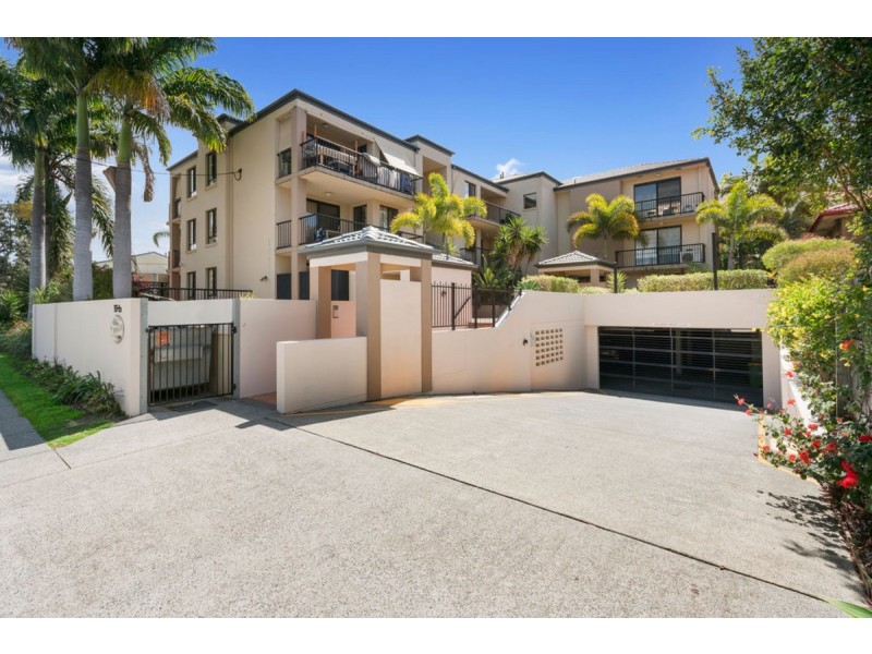2/13-15 Illawong Street, Chevron Island QLD 4217