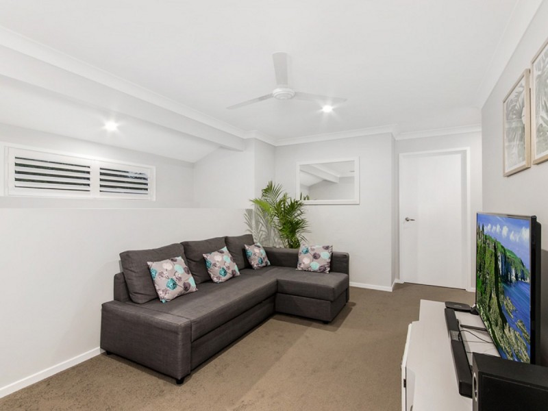 2 Greenview Place, Reedy Creek QLD 4227