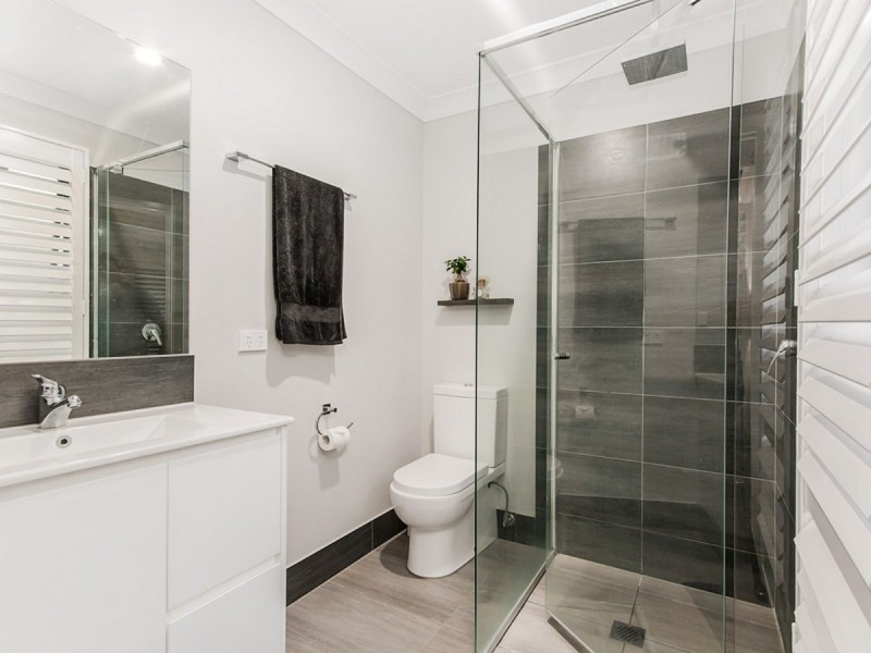 2 Greenview Place, Reedy Creek QLD 4227