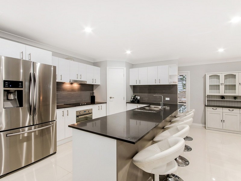 2 Greenview Place, Reedy Creek QLD 4227