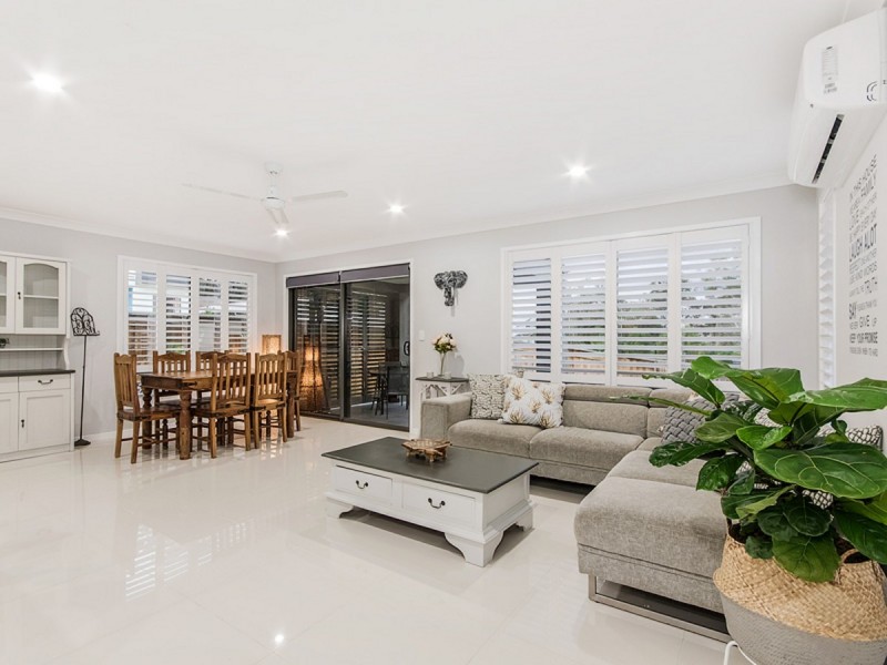 2 Greenview Place, Reedy Creek QLD 4227