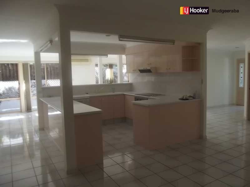 31 Longmorn Cres, Merrimac QLD 4226