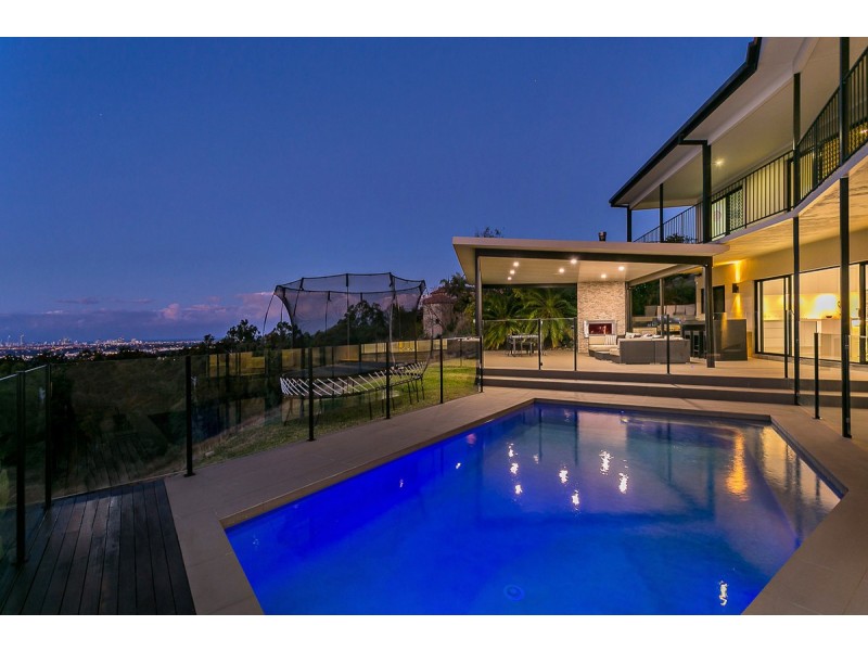 125 Strawberry Road, Bonogin QLD 4213