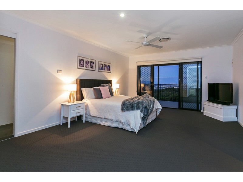 125 Strawberry Road, Bonogin QLD 4213