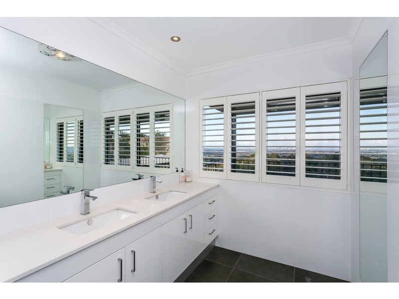 125 Strawberry Road, Bonogin QLD 4213