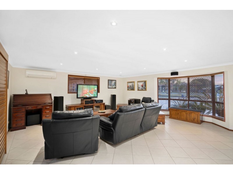 30 Madigan Road, Carrara QLD 4211