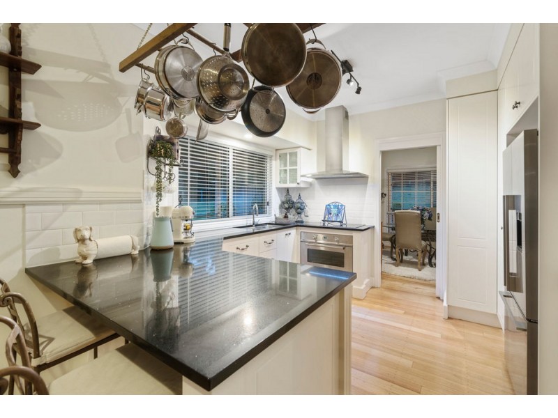 11 Wisteria Court, Tallebudgera Valley QLD 4228